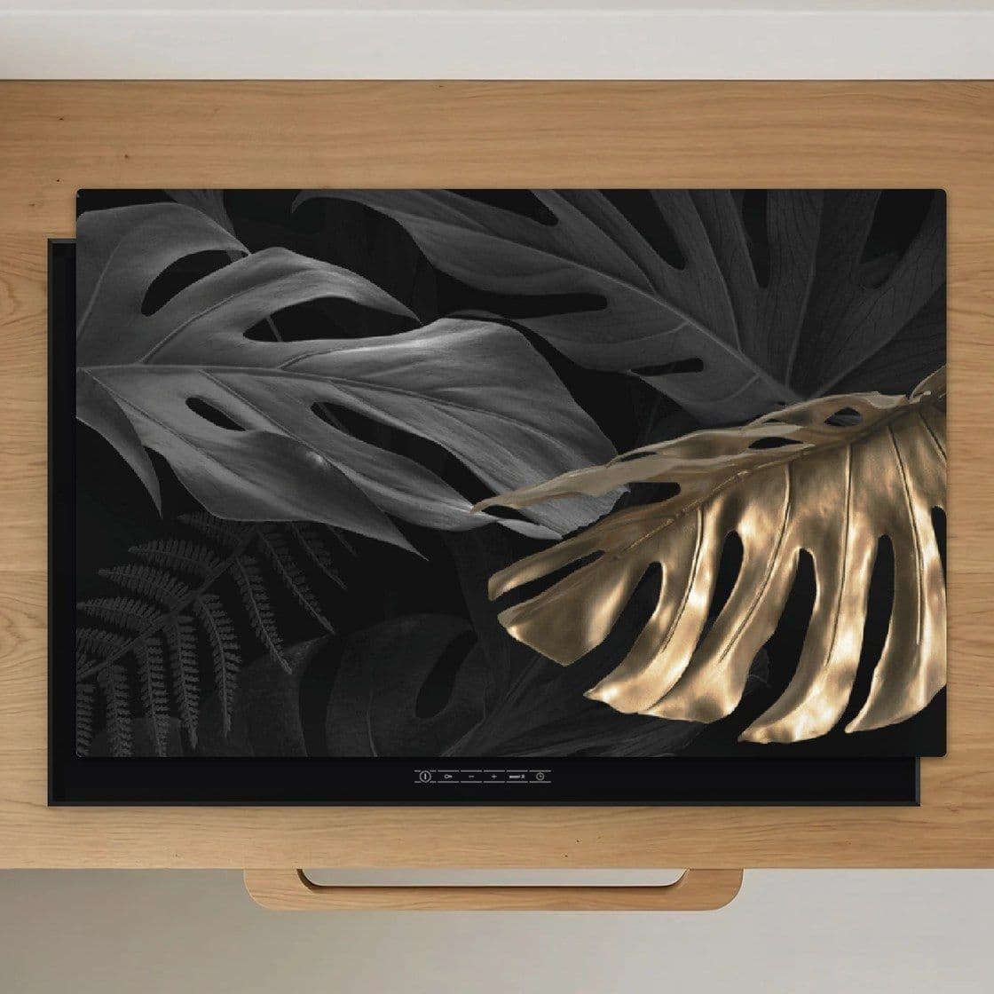 Golden Monstera Night Inductiebeschermer